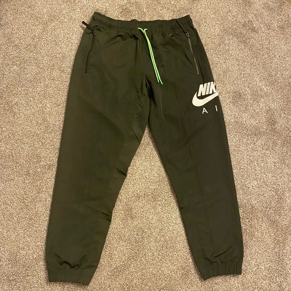 NIKE AIR green pants athletic wear. MEN’S SIZE LARGE
